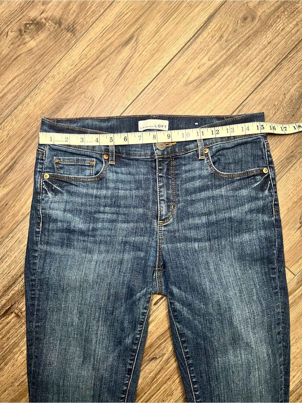 LOFT Modern Straight Cuffed Crop Jeans Women’s Size 8/29 Medium Wash Denim - Picture 5 of 7